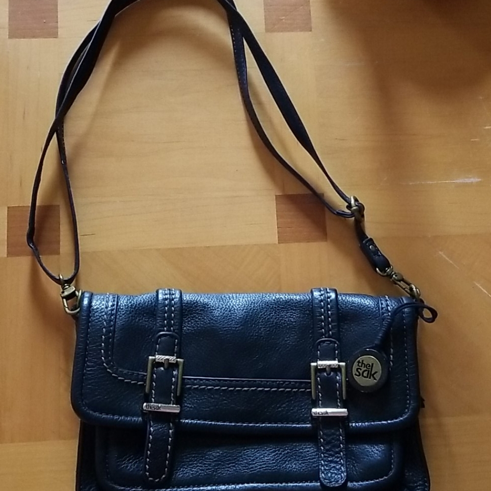 Shoulder bag,  it's a older the sak .